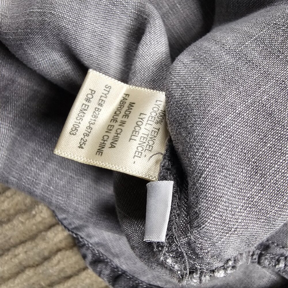 Cloth + Stone Anthropologie Women Sz XS Button Down Shirt Long Sleeve distressed - Picture 2 of 5